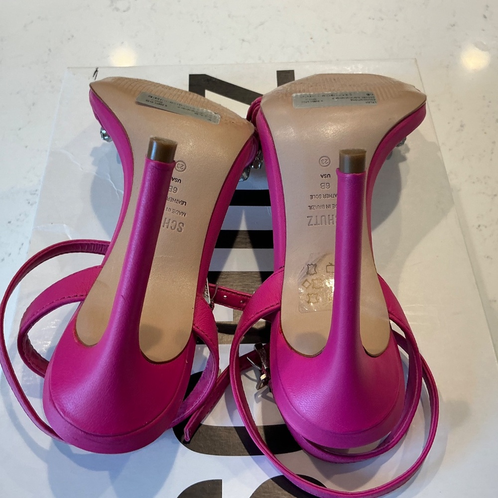 Pink Lyla Pump by Schultz New in Box - Picture 8 of 8